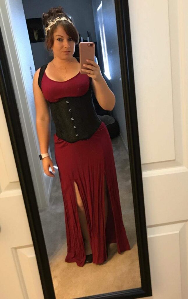 Review of Everbellus Women's 26 Steel Boned Heavy Duty Waist Trainer Corset for Weight Loss by Carie Alexsy